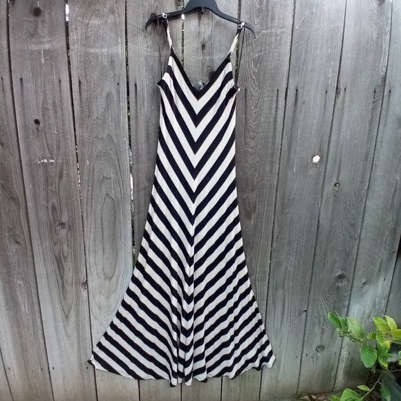 MATTY M DRESS WOMENS SZ S STRIPED WHITE/ GRAY MAXI STRETCH SLEEVELESS PULLOVER - Picture 1 of 7
